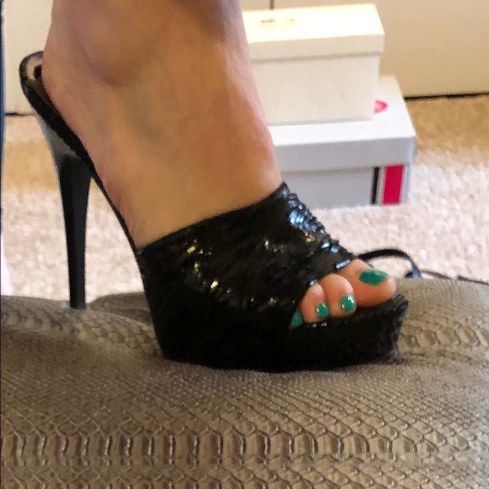 Carlos Santana heels